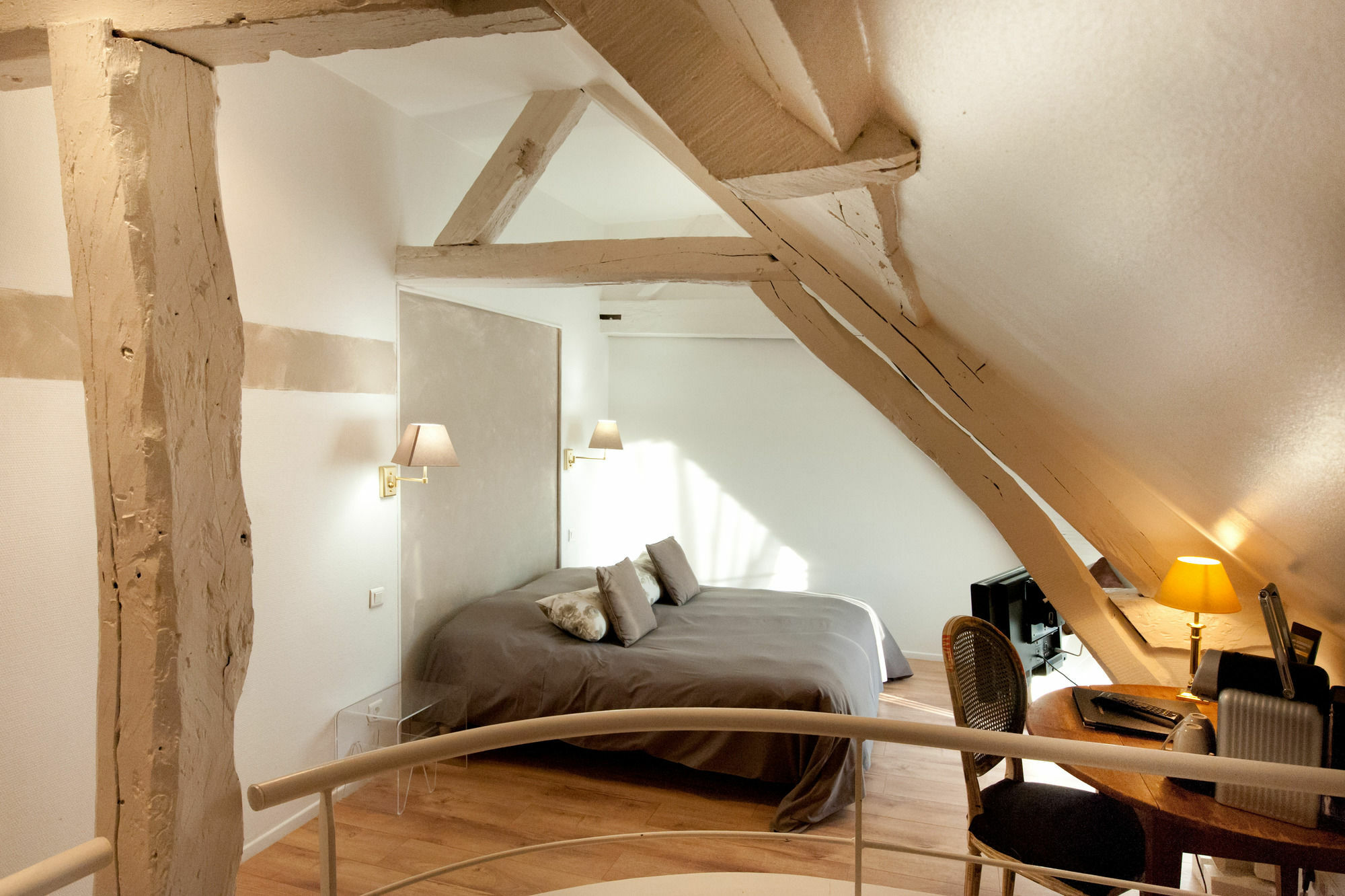 Hotel Le Prieure Et La Residence อาเมียงส์ ภายนอก รูปภาพ